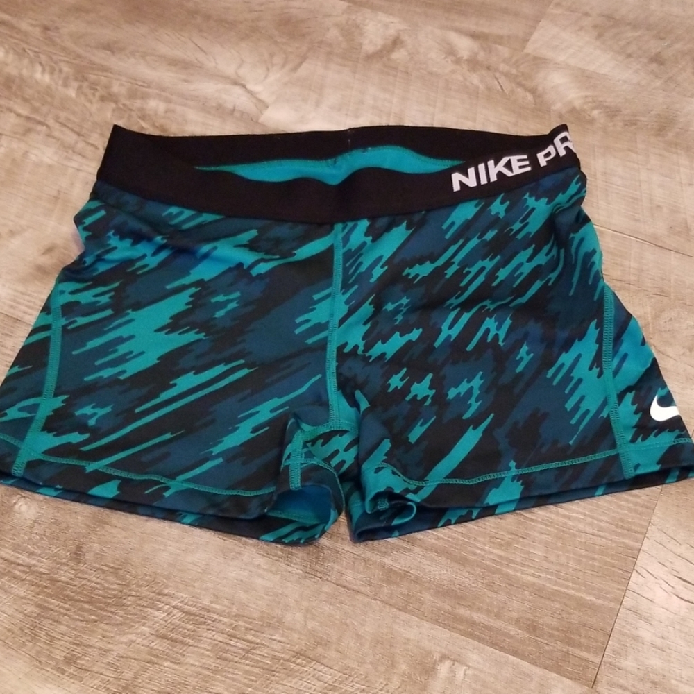 Nike short